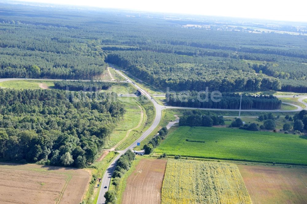 Luftaufnahme Kremmen - Vorbereitungen für den Ausbau des Autobahnanschlußstelle AS Kremmen am Autobahndreieck Havelland im Bundesland Brandenburg