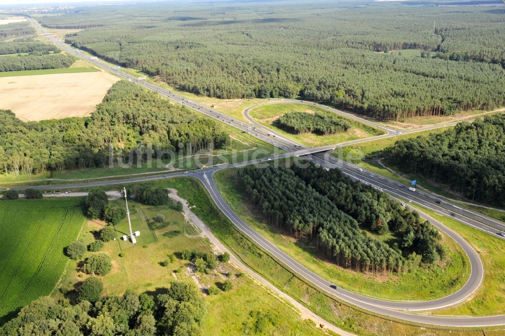 Luftbild Kremmen - Vorbereitungen für den Ausbau des Autobahnanschlußstelle AS Kremmen am Autobahndreieck Havelland im Bundesland Brandenburg