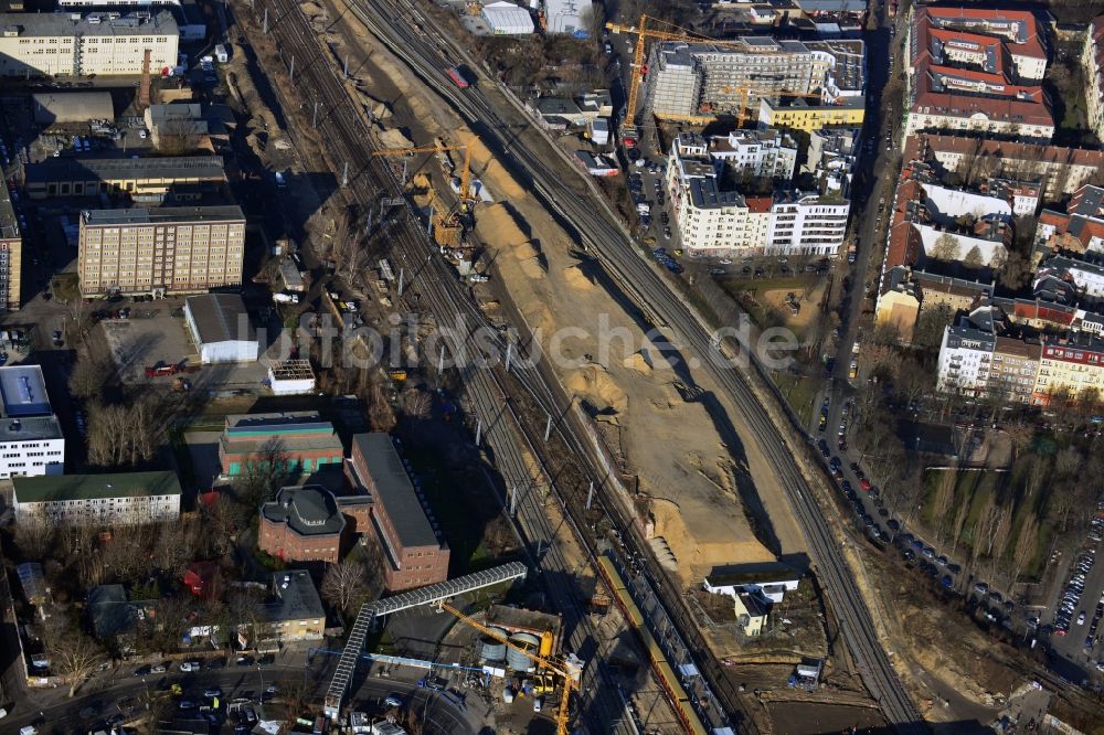 Berlin aus der Vogelperspektive: Vorbereitungsbauten für Südkurve am S-Bahnhof Ostkreuz in Berlin-Friedrichshain