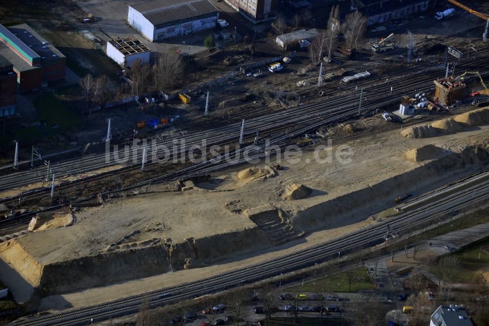 Luftbild Berlin - Vorbereitungsbauten für Südkurve am S-Bahnhof Ostkreuz in Berlin-Friedrichshain