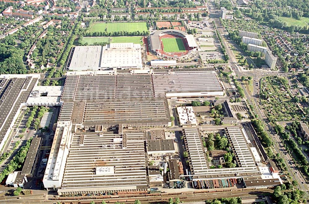 Luftbild Braunschweig - VW- Werk in Braunschweig am Stadion im Norden der Stadt. Datum: 30.05.2003