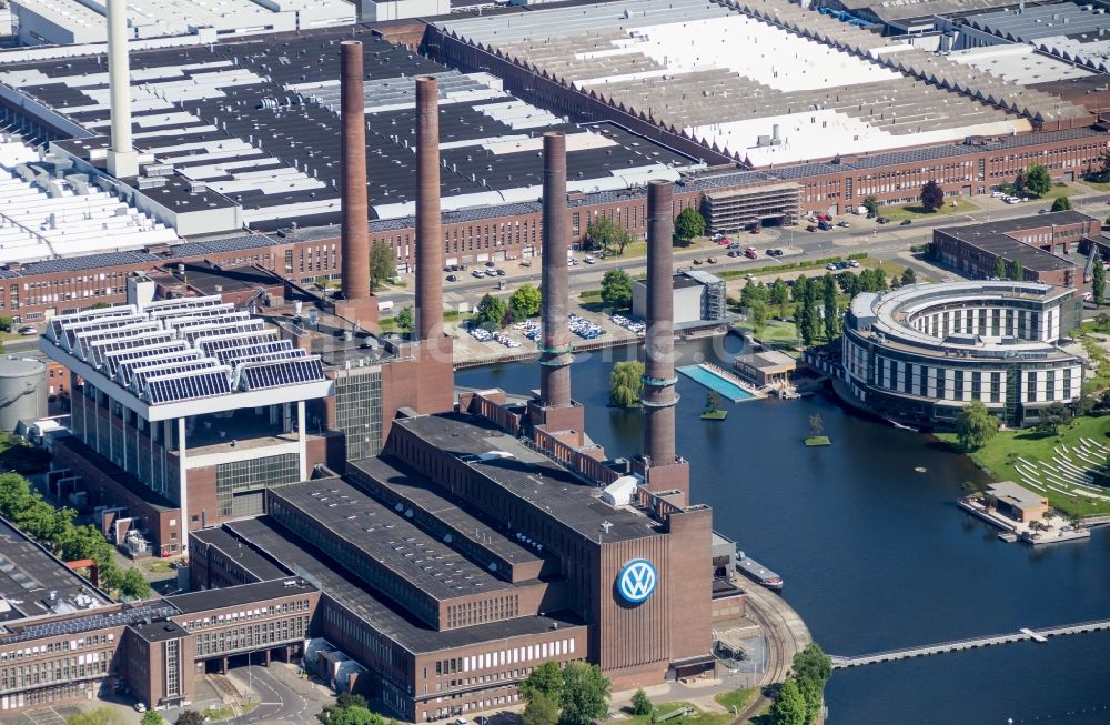 Wolfsburg aus der Vogelperspektive: VW - Werksgelände der Volkswagen AG in Wolfsburg im Bundesland Niedersachsen