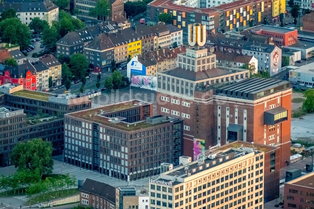 Luftaufnahme Dortmund - Wahrzeichen Dortmunder U nahe der Innenstadt in Dortmund im Ruhrgebiet im Bundesland Nordrhein-Westfalen