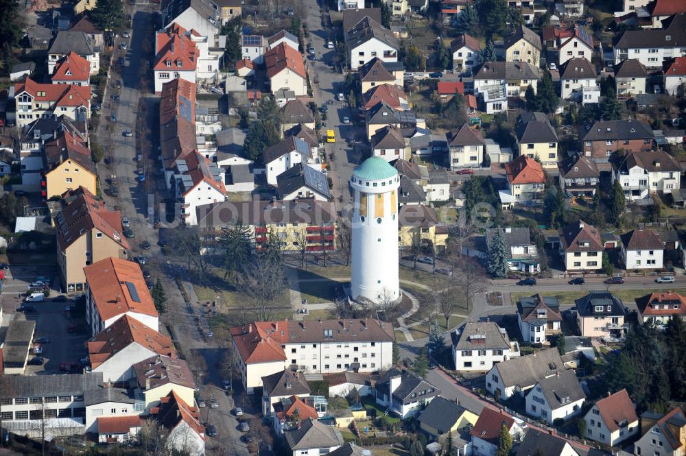 Luftbild Hockenheim - Wahrzeichen Wasserturm in Hockenheim in Baden-Württemberg