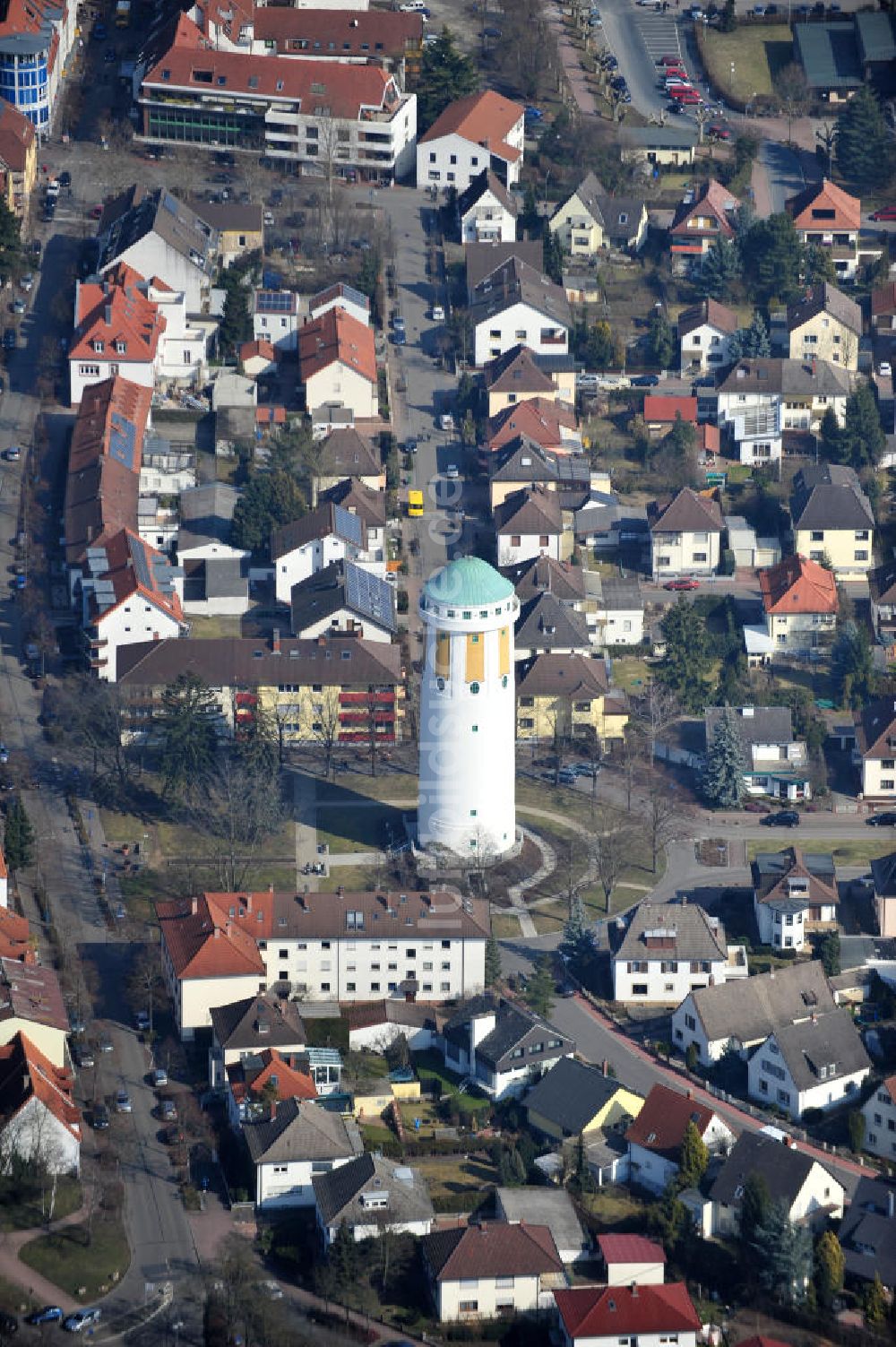 Luftaufnahme Hockenheim - Wahrzeichen Wasserturm in Hockenheim in Baden-Württemberg