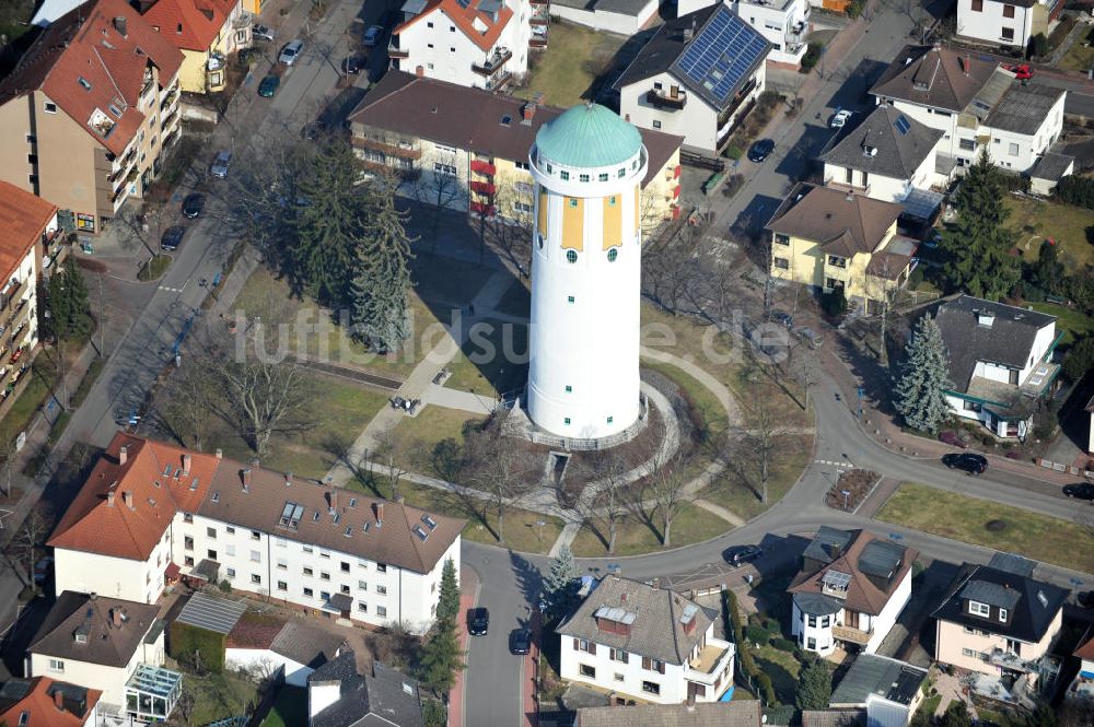 Luftbild Hockenheim - Wahrzeichen Wasserturm in Hockenheim in Baden-Württemberg