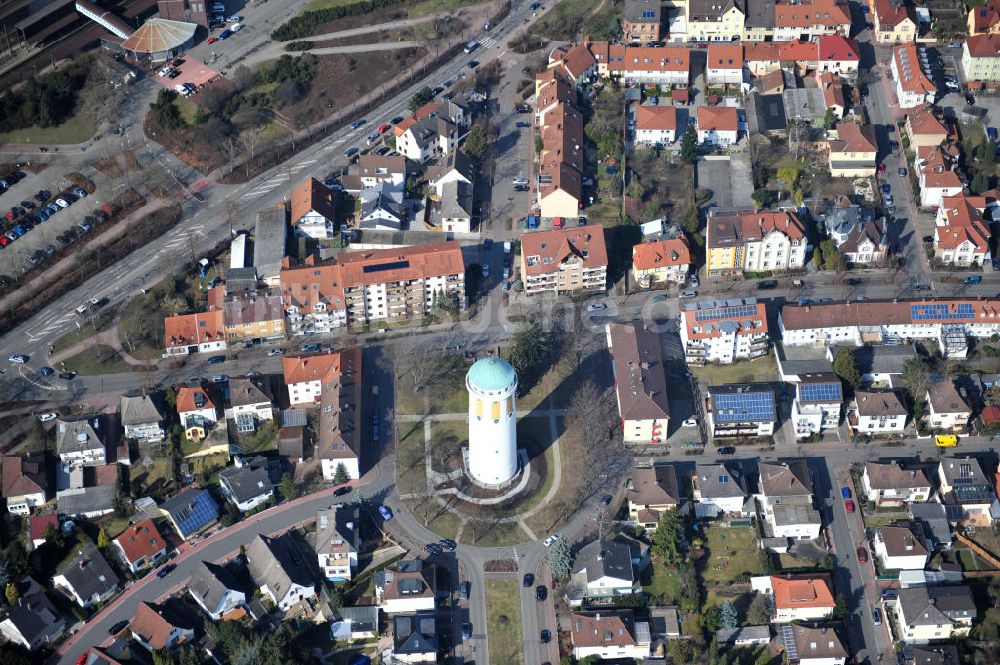 Luftaufnahme Hockenheim - Wahrzeichen Wasserturm in Hockenheim in Baden-Württemberg