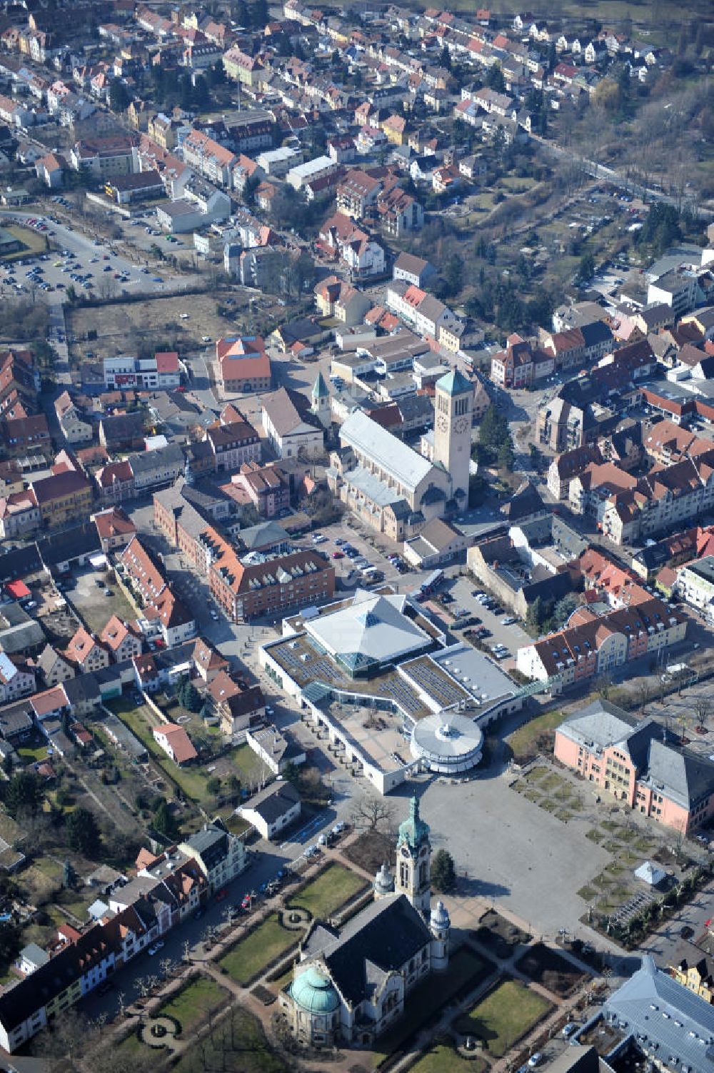 Luftbild Hockenheim - Wahrzeichen Wasserturm in Hockenheim in Baden-Württemberg