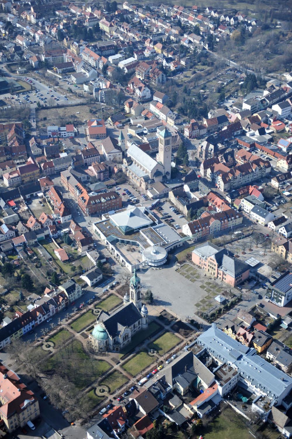 Luftaufnahme Hockenheim - Wahrzeichen Wasserturm in Hockenheim in Baden-Württemberg