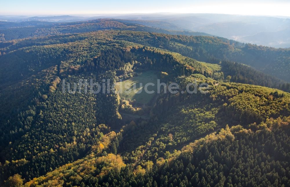 Luftbild Arnsberg - Wald und Berglandschaft des Lattenberges in Arnsberg im Bundesland Nordrhein-Westfalen