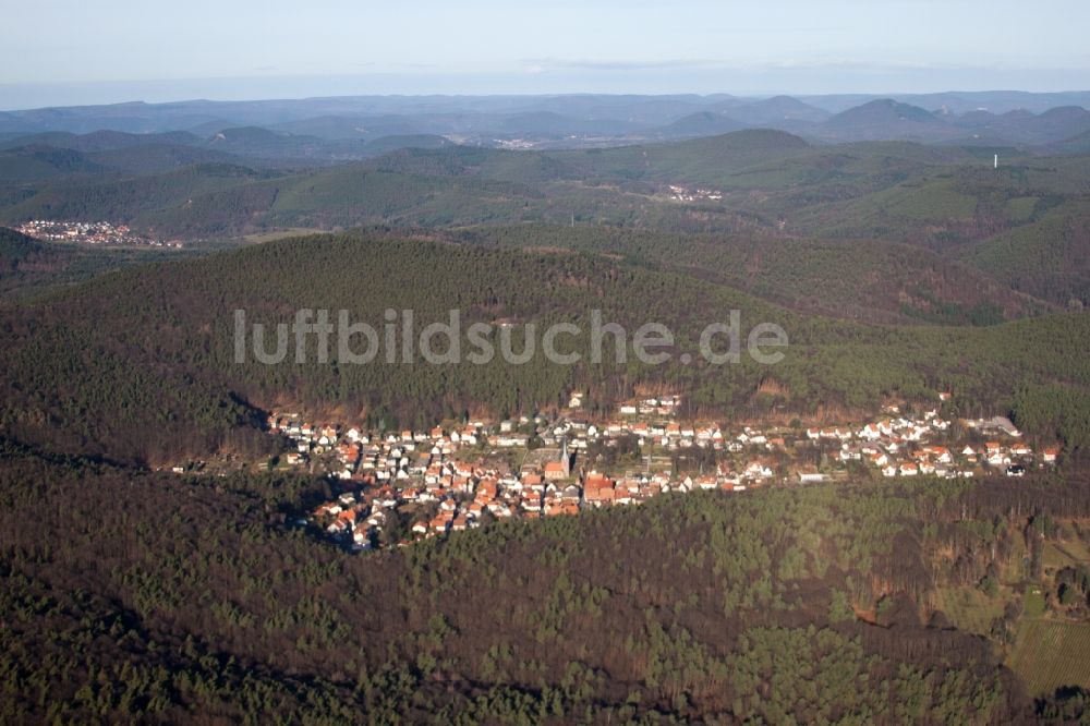 Luftaufnahme Dörrenbach - Wald und Berglandschaft des südlichen Pfälzerwald in Dörrenbach im Bundesland Rheinland-Pfalz