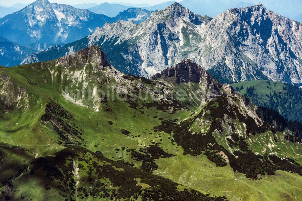 Luftbild Vordernberg - Wald und Berglandschaft in Vordernberg in Steiermark, Österreich