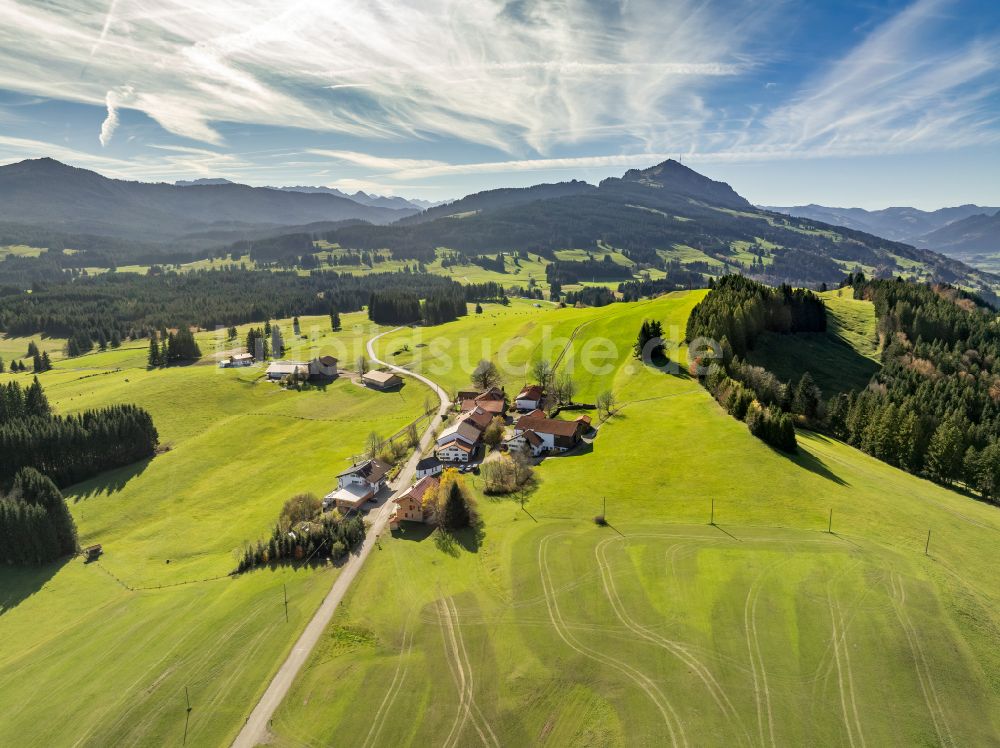 Oberellegg aus der Vogelperspektive: Wald- und Wiesenlandschaft und Weideland in Oberellegg im Bundesland Bayern, Deutschland