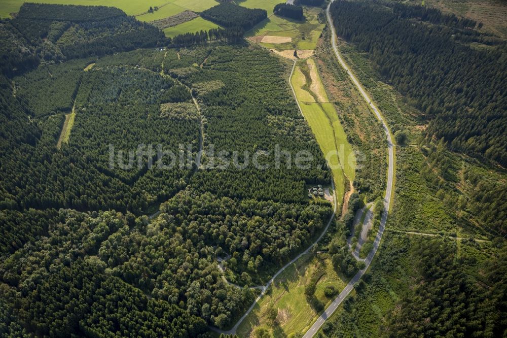 Luftaufnahme Winterberg - Waldgebiet bei Winterberg im Bundesland Nordrhein-Westfalen