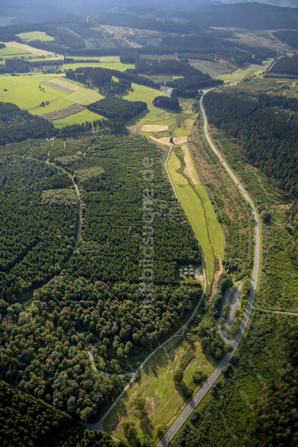 Winterberg von oben - Waldgebiet bei Winterberg im Bundesland Nordrhein-Westfalen