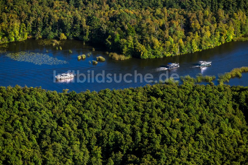 Luftaufnahme Fleeth - Waldgebiete am Ufer des See Mössensee in Fleeth im Bundesland Mecklenburg-Vorpommern