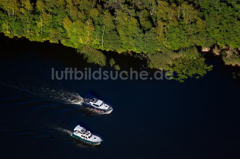 Mirow von oben - Waldgebiete am Ufer des See Zotzensee in Mirow im Bundesland Mecklenburg-Vorpommern, Deutschland