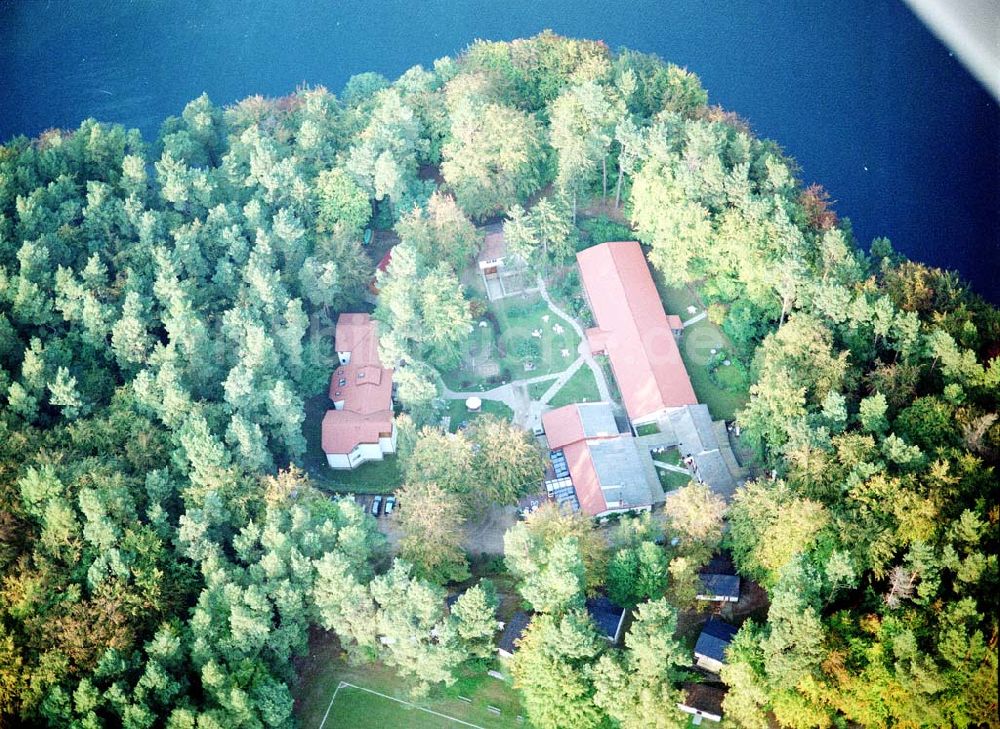 Lychen / BRA von oben - Waldhotel Sängerslust bei Lychen / Brandenburg.