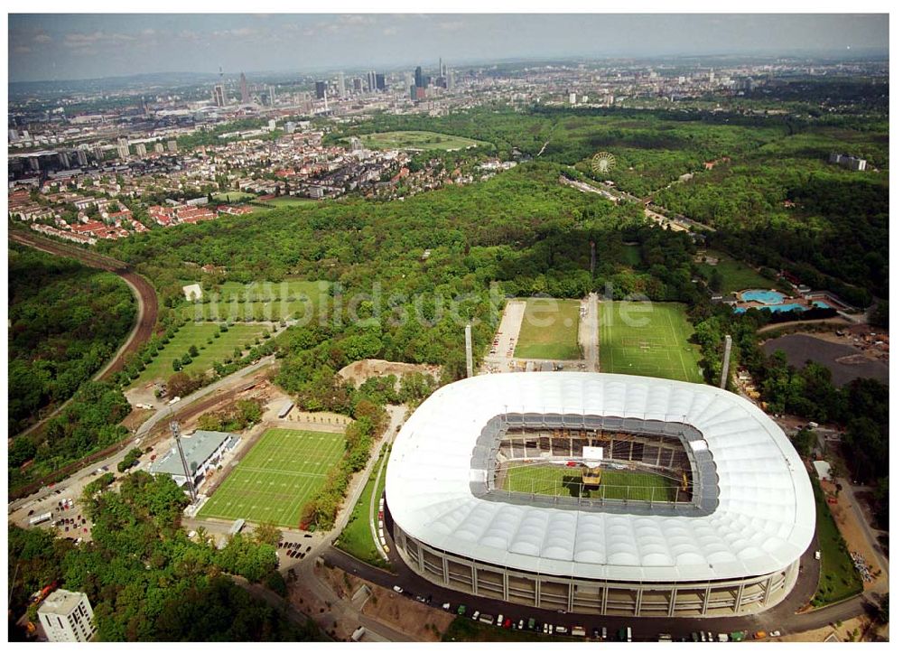 Frankfurt aus der Vogelperspektive: Waldstadions Frankfurt