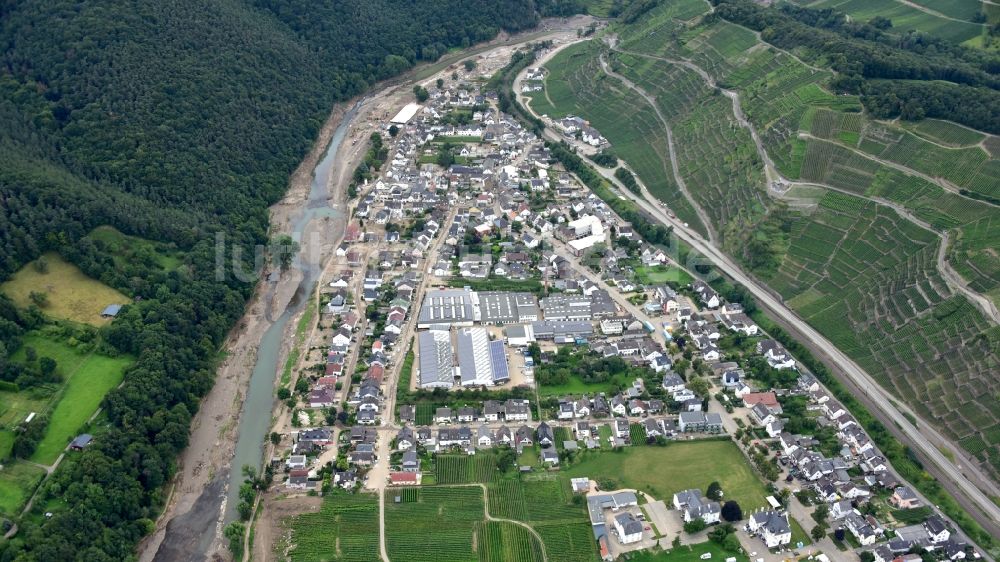 Luftbild Bad Neuenahr-Ahrweiler - Walporzheim nach der Hochwasserkatastrophe im Ahrtal diesen Jahres im Bundesland Rheinland-Pfalz, Deutschland