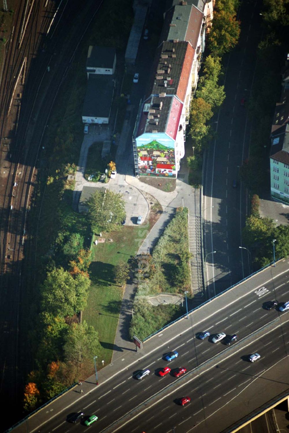 Luftaufnahme Berlin-Lichtenberg - Wandgemälde an der Lichtenberger Brücke