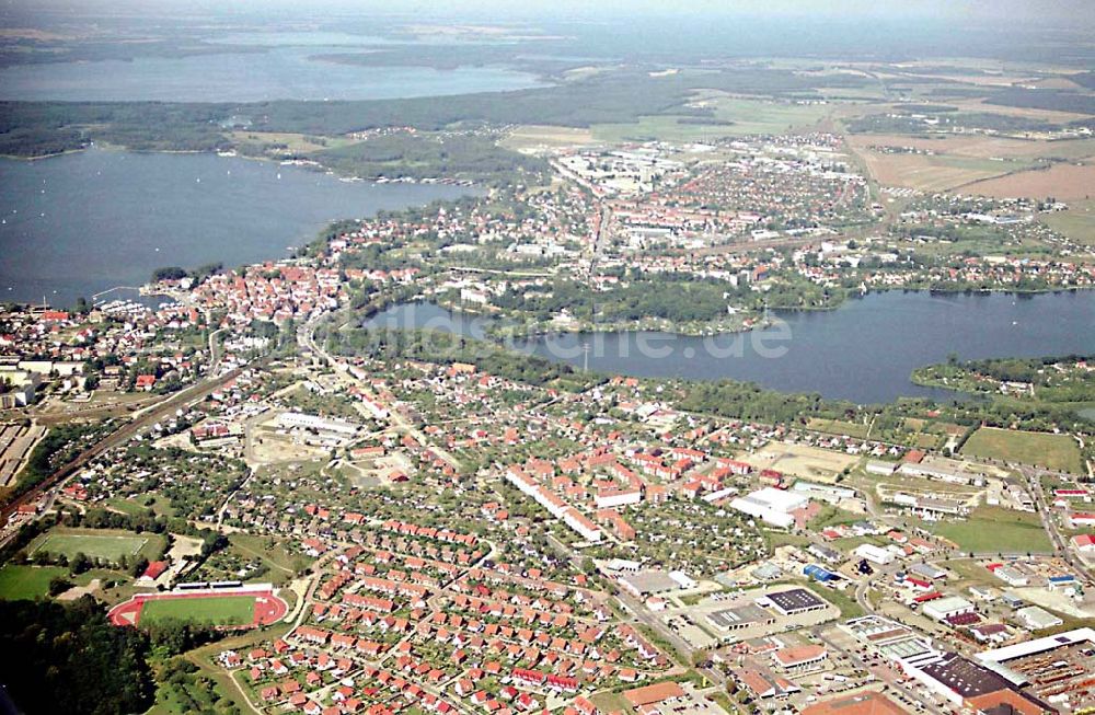 Waren / Müritz von oben - Waren/Müritz in Mecklenburg Vorpommern Stadtansicht von Waren von Osten her