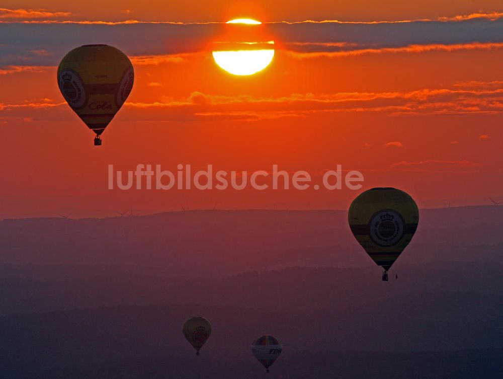 Luftaufnahme Warstein - Warsteiner Internationale Mongolfiade