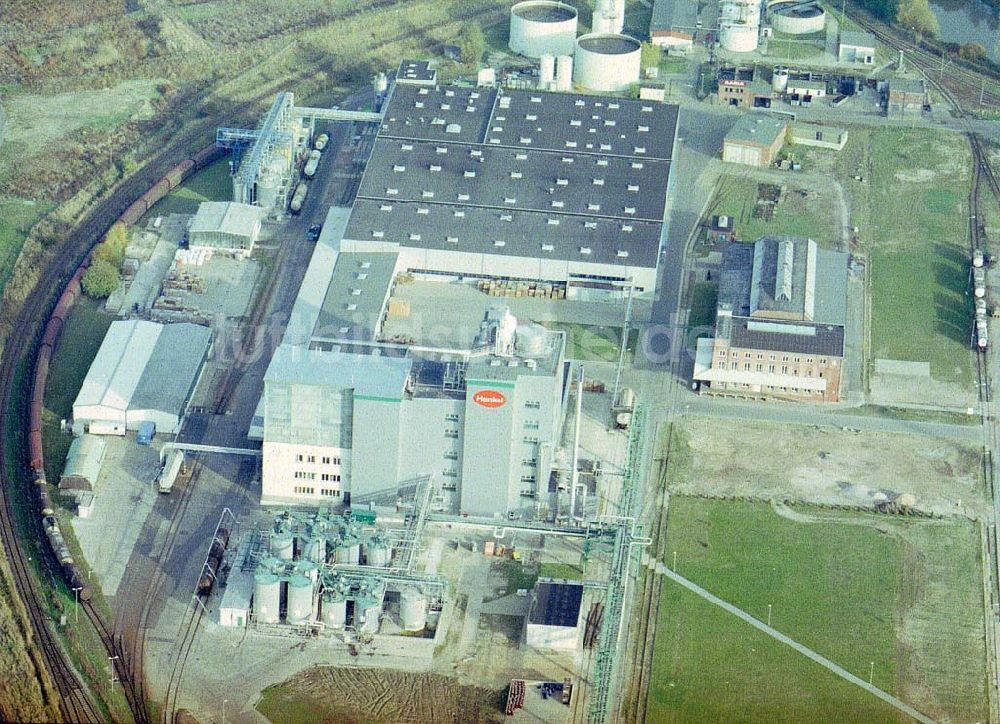 Luftaufnahme Genthin - Waschmittelwerk der HENKEL AG (SPEE-Werk) in Genthin - Sachsen - Anhalt.