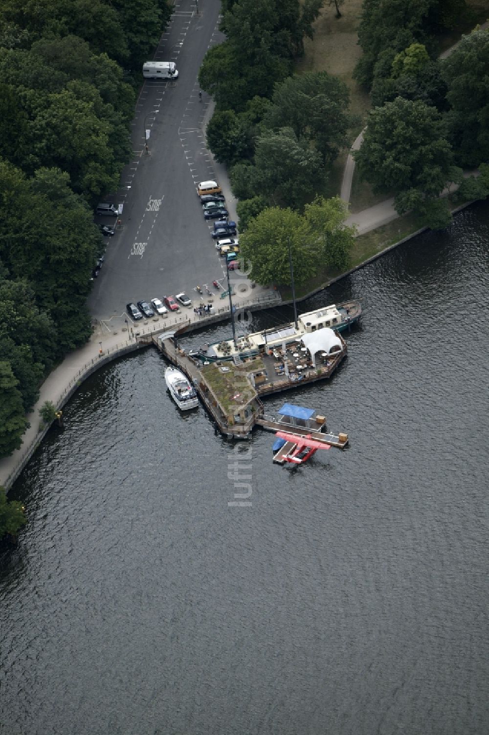 Luftaufnahme Berlin - Wasserflugzeug Landeplatz in Berlin Treptow