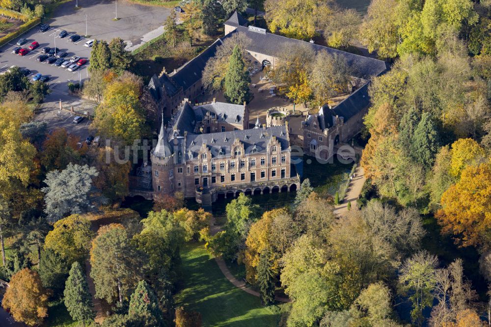 Luftaufnahme Paffendorf - Wassergraben mit Wasserschloß Schloss in Bergheim im Bundesland Nordrhein-Westfalen, Deutschland