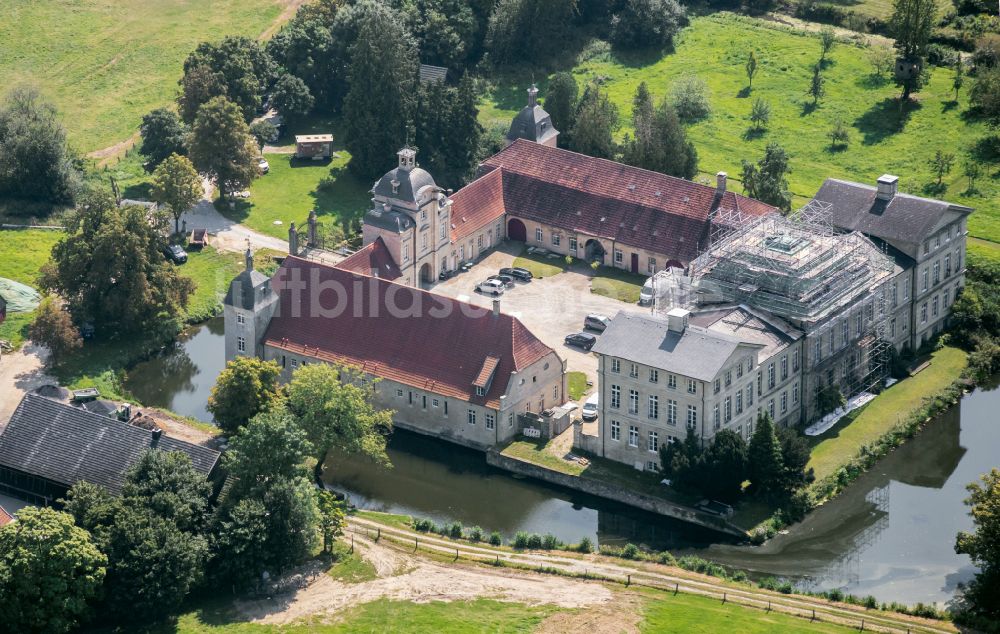 Havixbeck von oben - Wassergraben mit Wasserschloß Schloss Haus Stapel in Havixbeck im Bundesland Nordrhein-Westfalen, Deutschland