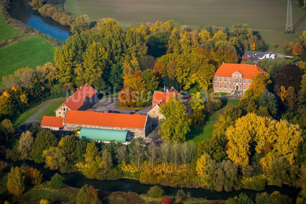 Luftbild Hamm - Wassergraben mit Wasserschloß Schloss Haus Uentrop an der Lippe in Hamm im Bundesland Nordrhein-Westfalen