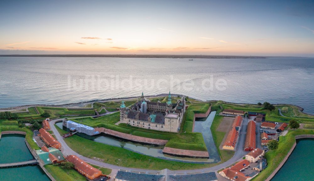 Helsingör aus der Vogelperspektive: Wassergraben mit Wasserschloß Schloss in Helsingör in Region Hovedstaden, Dänemark