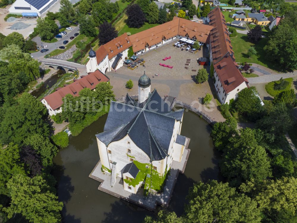 Luftbild Chemnitz - Wassergraben mit Wasserschloß Schloss Klaffenbach in Chemnitz im Bundesland Sachsen, Deutschland