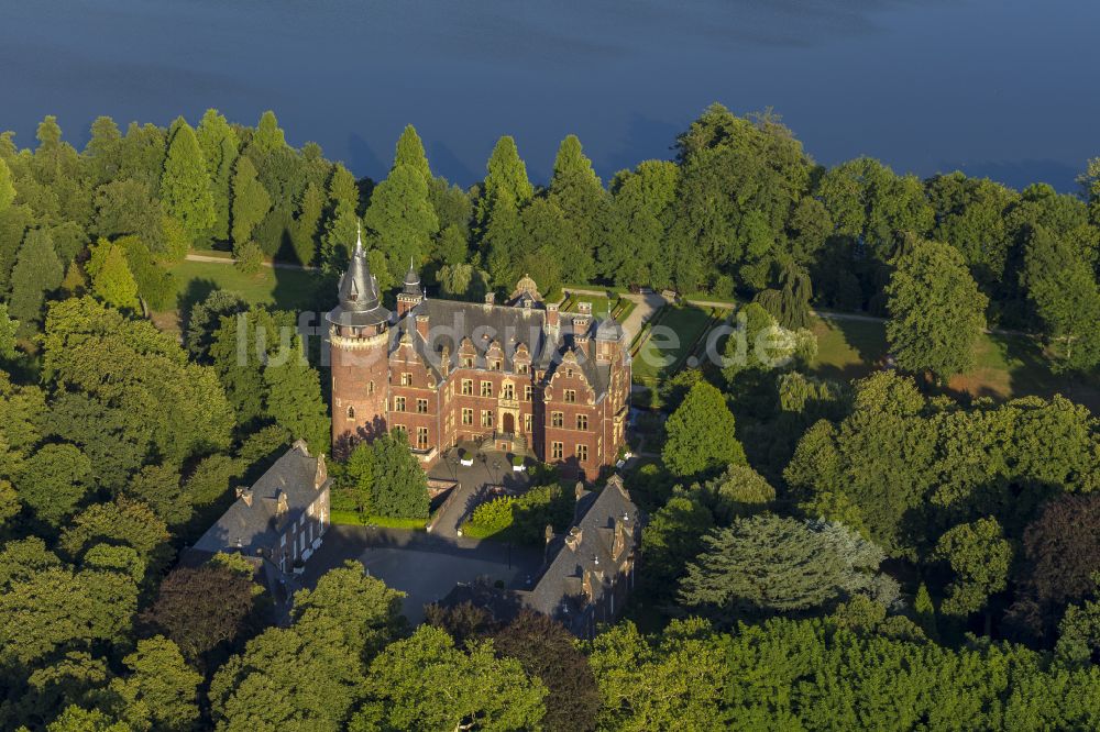 Luftbild Nettetal - Wassergraben mit Wasserschloß Schloss Krickenbeck in Nettetal im Bundesland Nordrhein-Westfalen, Deutschland