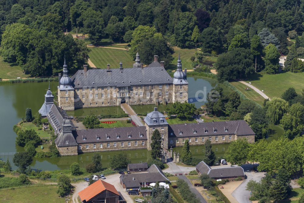 Luftbild Lembeck - Wassergraben mit Wasserschloß Schloss in Lembeck im Bundesland Nordrhein-Westfalen, Deutschland