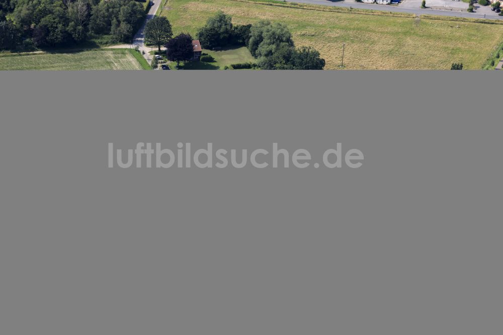 Raesfeld von oben - Wassergraben mit Wasserschloß Schloss Raesfeld in Raesfeld im Bundesland Nordrhein-Westfalen, Deutschland