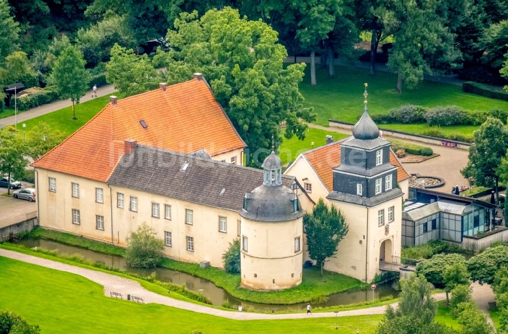 Luftaufnahme Schwelm - Wassergraben mit Wasserschloß Schloss in Schwelm im Bundesland Nordrhein-Westfalen