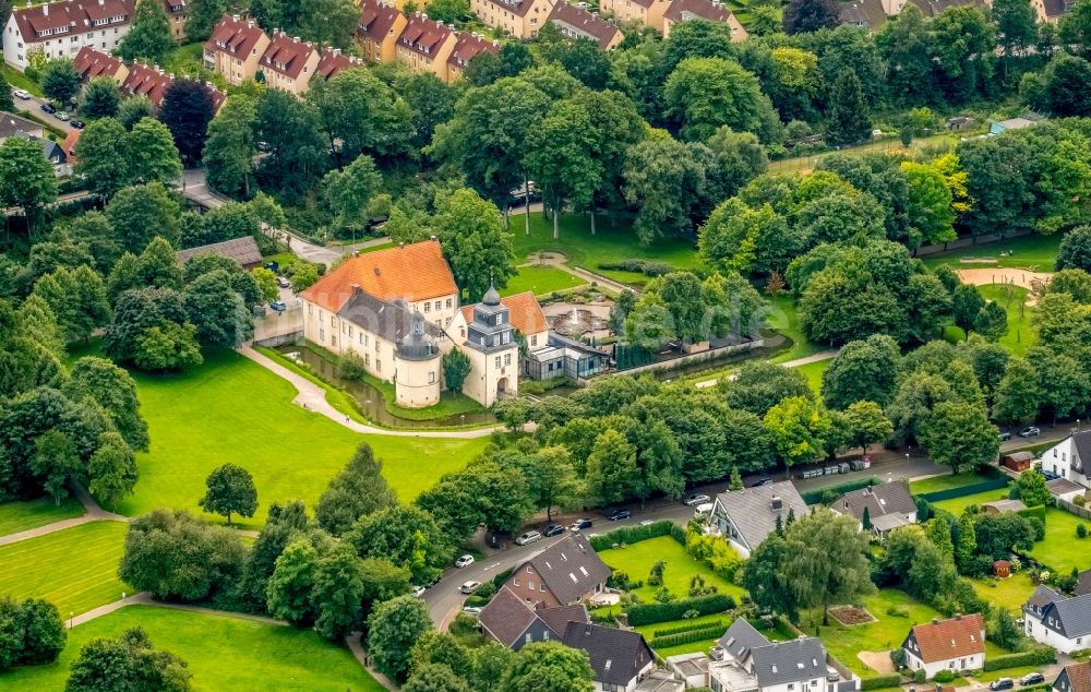 Schwelm von oben - Wassergraben mit Wasserschloß Schloss in Schwelm im Bundesland Nordrhein-Westfalen