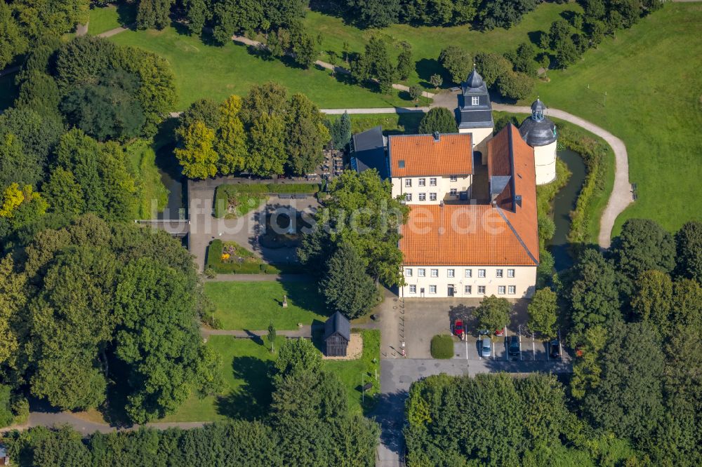 Schwelm von oben - Wassergraben mit Wasserschloß Schloss in Schwelm im Bundesland Nordrhein-Westfalen