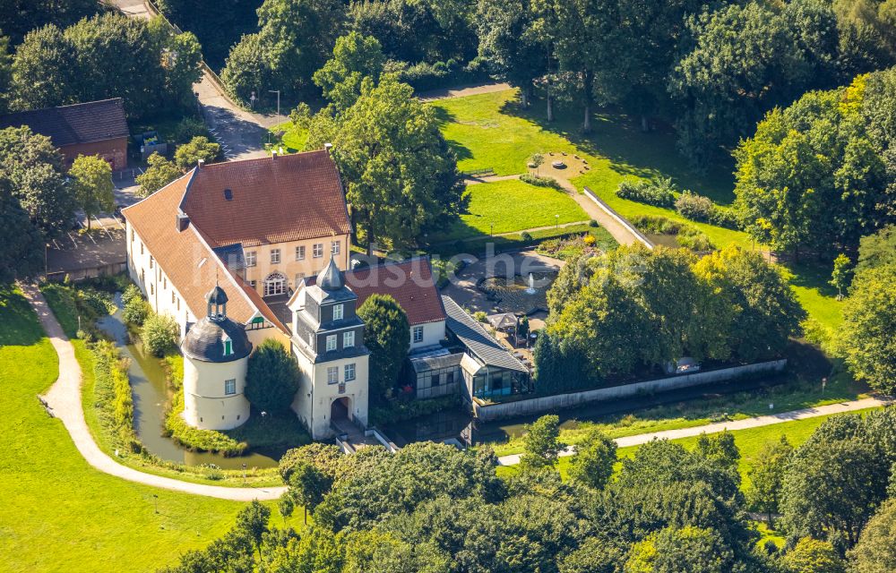 Luftaufnahme Schwelm - Wassergraben mit Wasserschloß Schloss in Schwelm im Bundesland Nordrhein-Westfalen