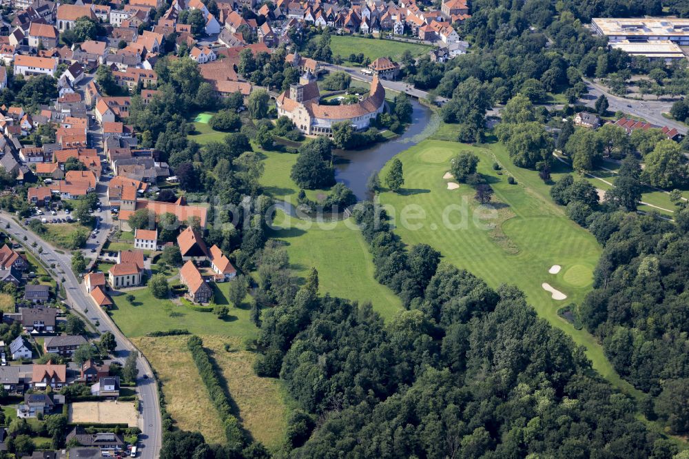 Steinfurt von oben - Wassergraben mit Wasserschloß Schloss in Steinfurt im Bundesland Nordrhein-Westfalen, Deutschland