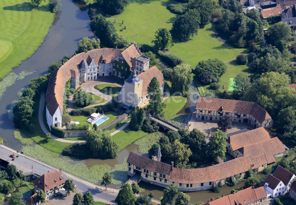 Luftbild Steinfurt - Wassergraben mit Wasserschloß Schloss in Steinfurt im Bundesland Nordrhein-Westfalen, Deutschland