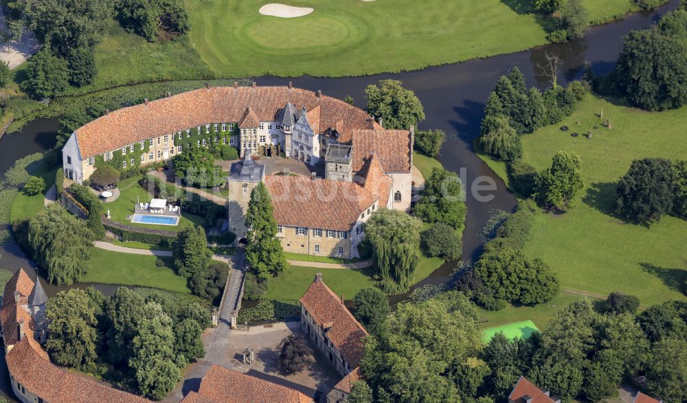 Luftbild Steinfurt - Wassergraben mit Wasserschloß Schloss in Steinfurt im Bundesland Nordrhein-Westfalen, Deutschland