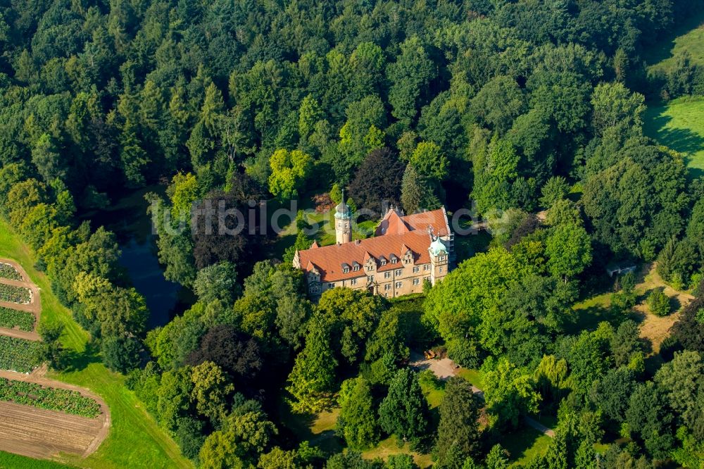 Löhne von oben - Wassergraben mit Wasserschloß Schloss Ulenburg in Löhne im Bundesland Nordrhein-Westfalen