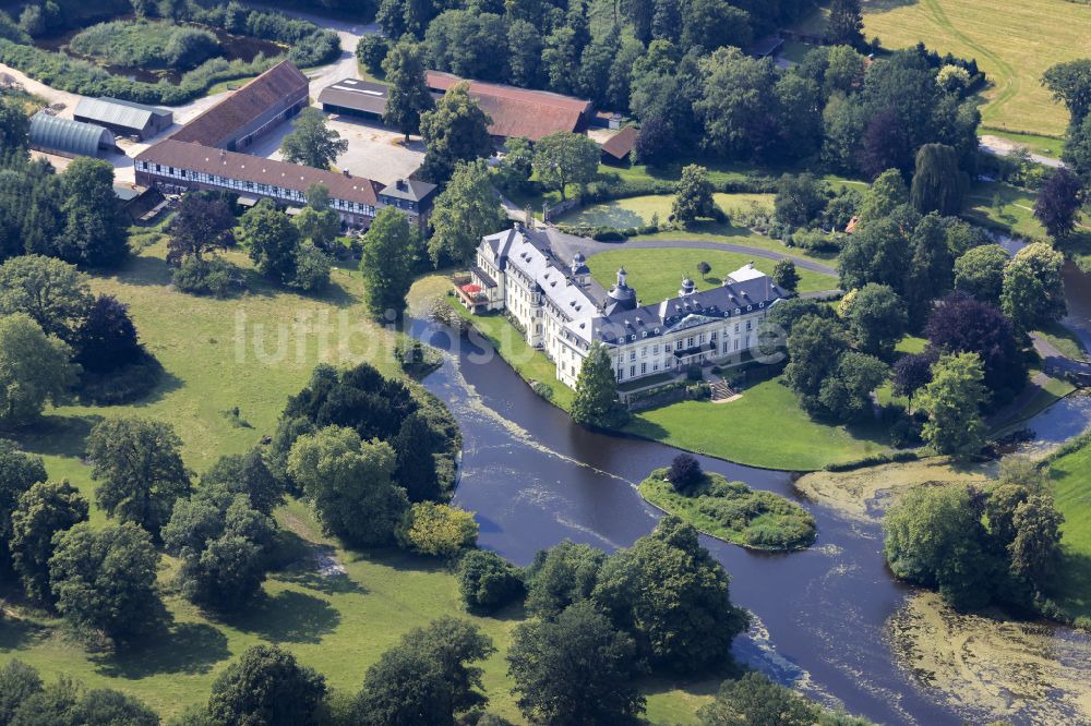 Luftbild Rosendahl - Wassergraben mit Wasserschloß Schloss Varlar in Rosendahl im Bundesland Nordrhein-Westfalen, Deutschland