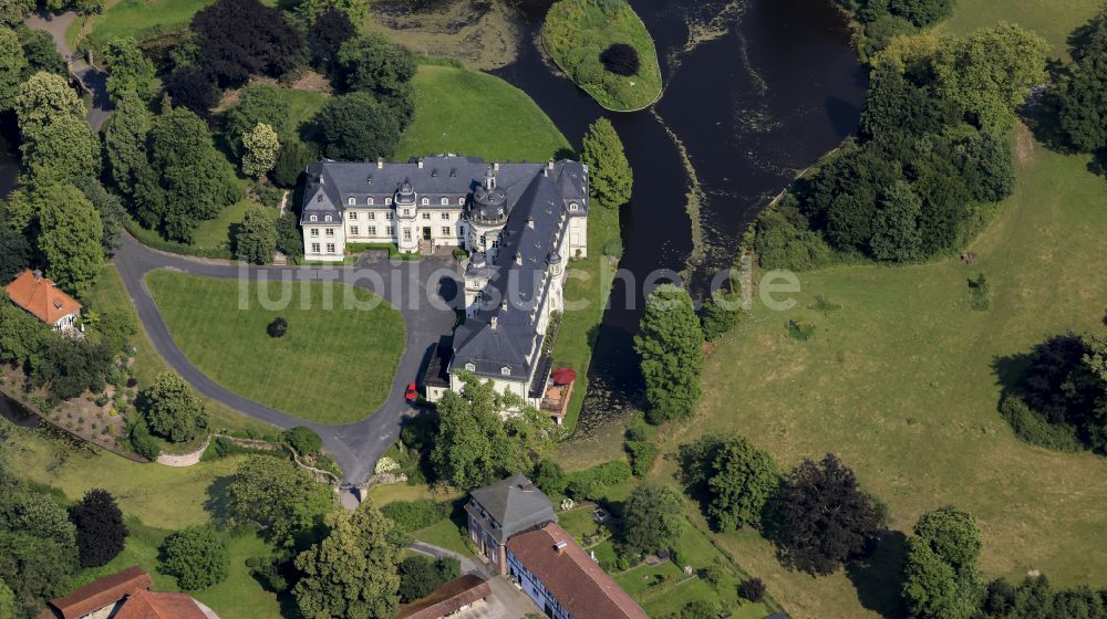 Luftbild Rosendahl - Wassergraben mit Wasserschloß Schloss Varlar in Rosendahl im Bundesland Nordrhein-Westfalen, Deutschland