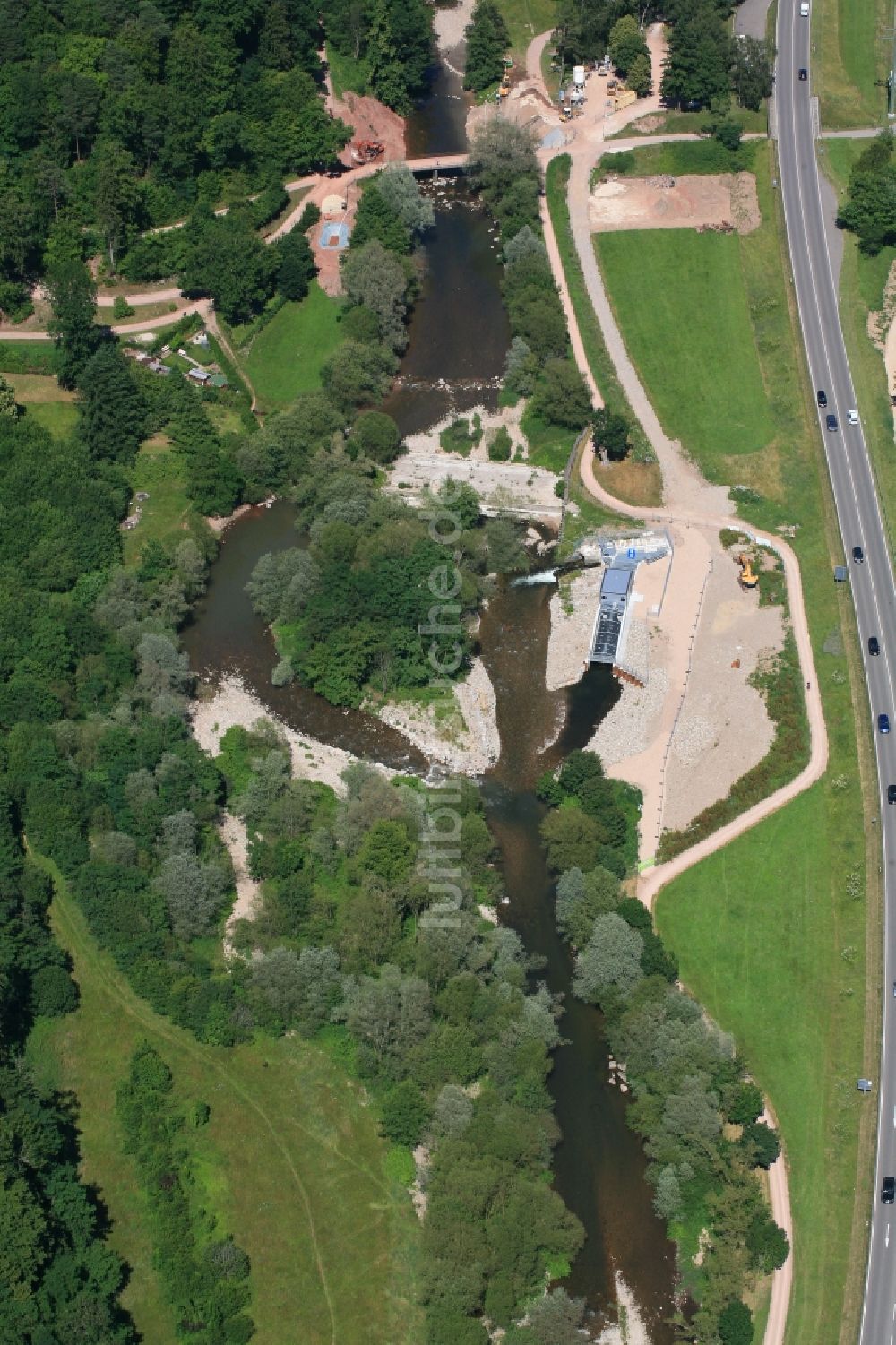 Maulburg aus der Vogelperspektive: Wasserkraftwerk als Kleinkraftwerk an der Wiese in Maulburg im Bundesland Baden-Württemberg, Deutschland