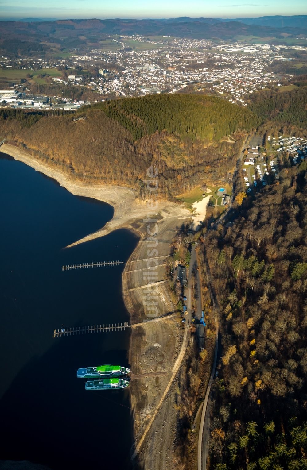 Luftbild Attendorn - Wassermangel an den Uferbereichen der Biggetalsperre in Attendorn im Bundesland Nordrhein-Westfalen, Deutschland