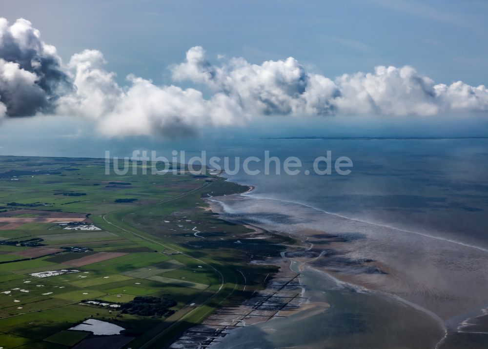 Oevenum von oben - Wasseroberfläche an der Meeres- Küste der Nordsee- Insel Föhr im Bundesland Schleswig-Holstein, Deutschland